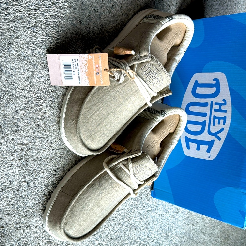 Hey Dude Wally Break Stitch size M10 NWT